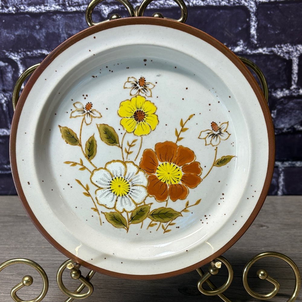 Vintage Set of Lunch Mates Spring Cultura Collection Plates